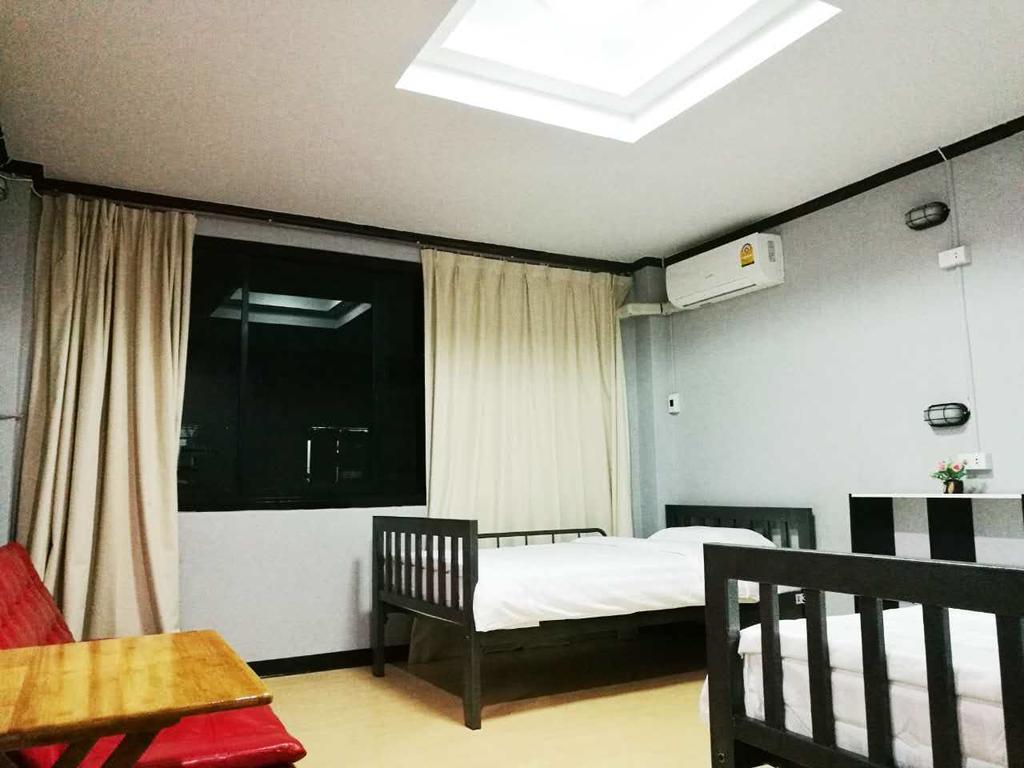 Moumou Hostel Bangkok Room photo