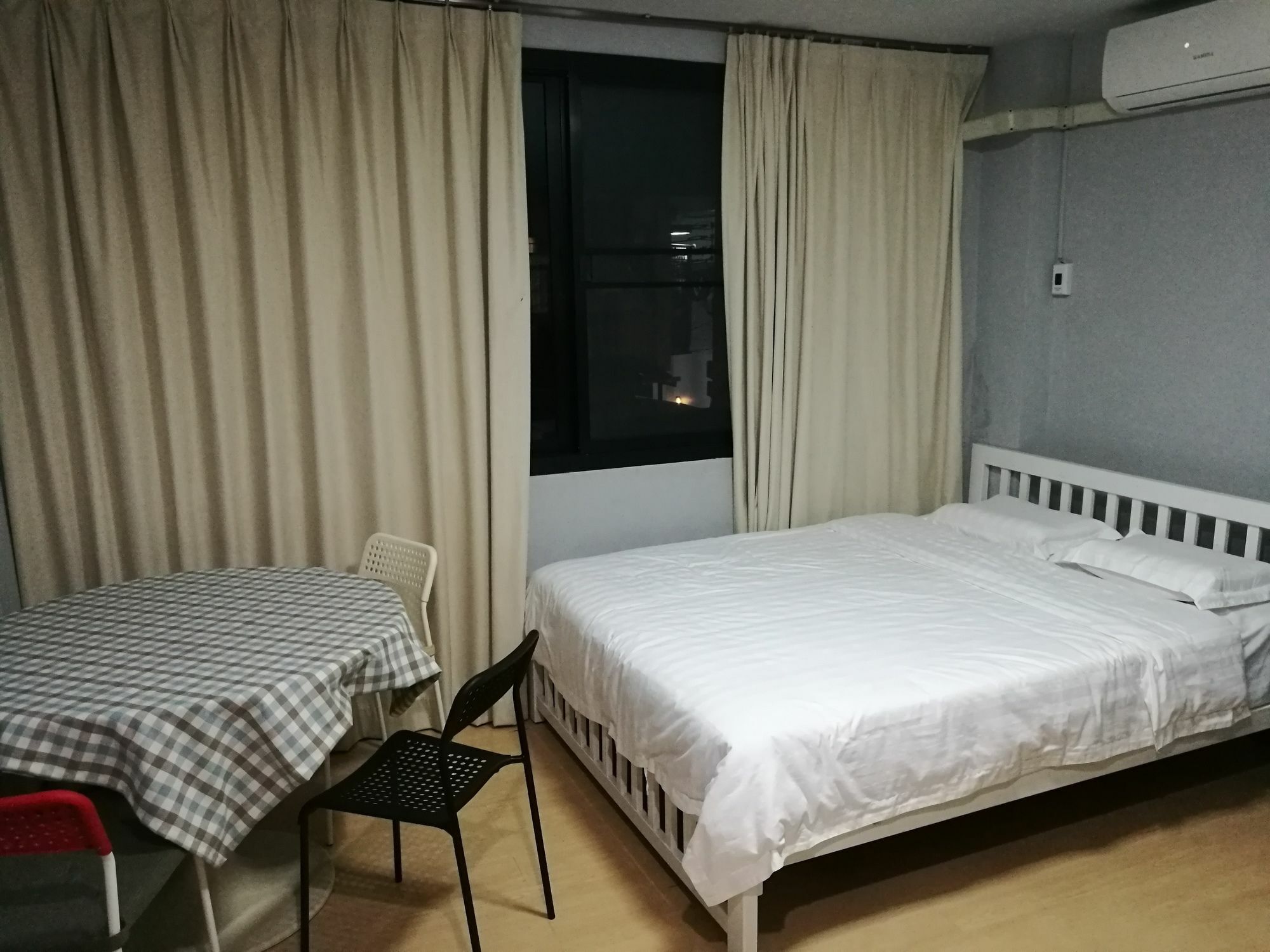 Moumou Hostel Bangkok Exterior photo