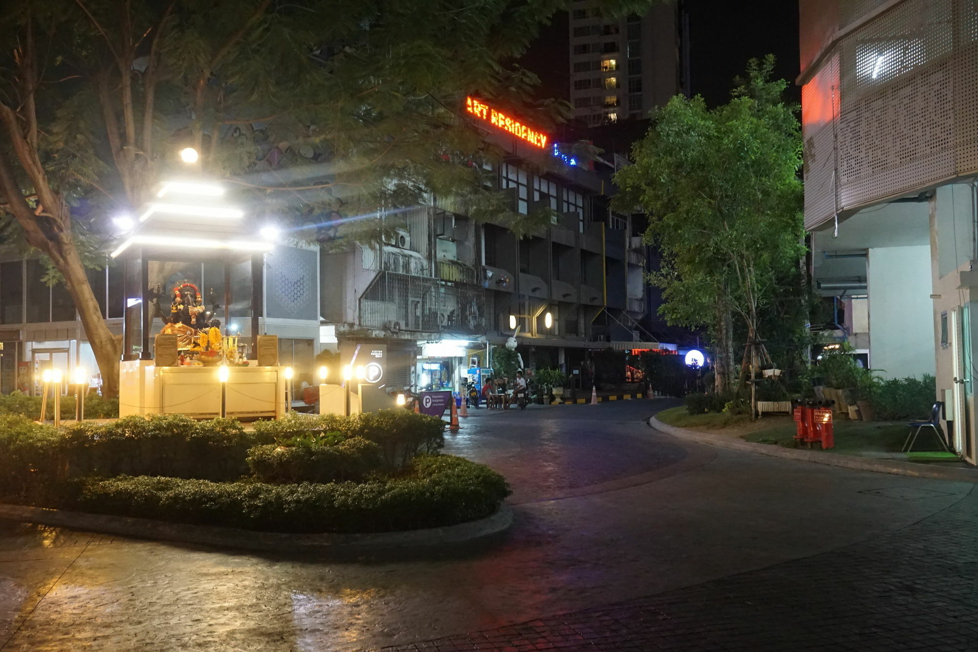 Moumou Hostel Bangkok Exterior photo