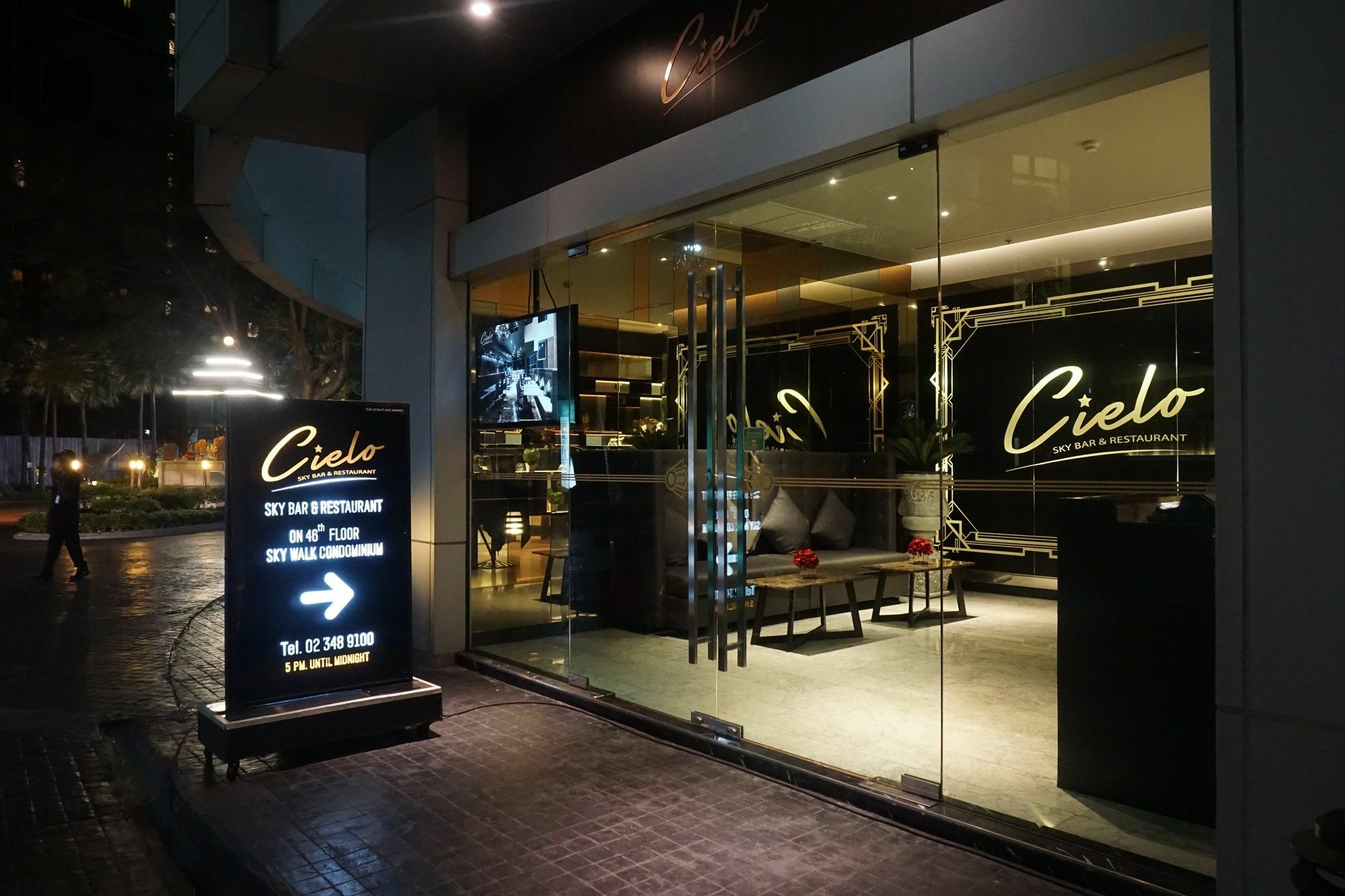 Moumou Hostel Bangkok Exterior photo