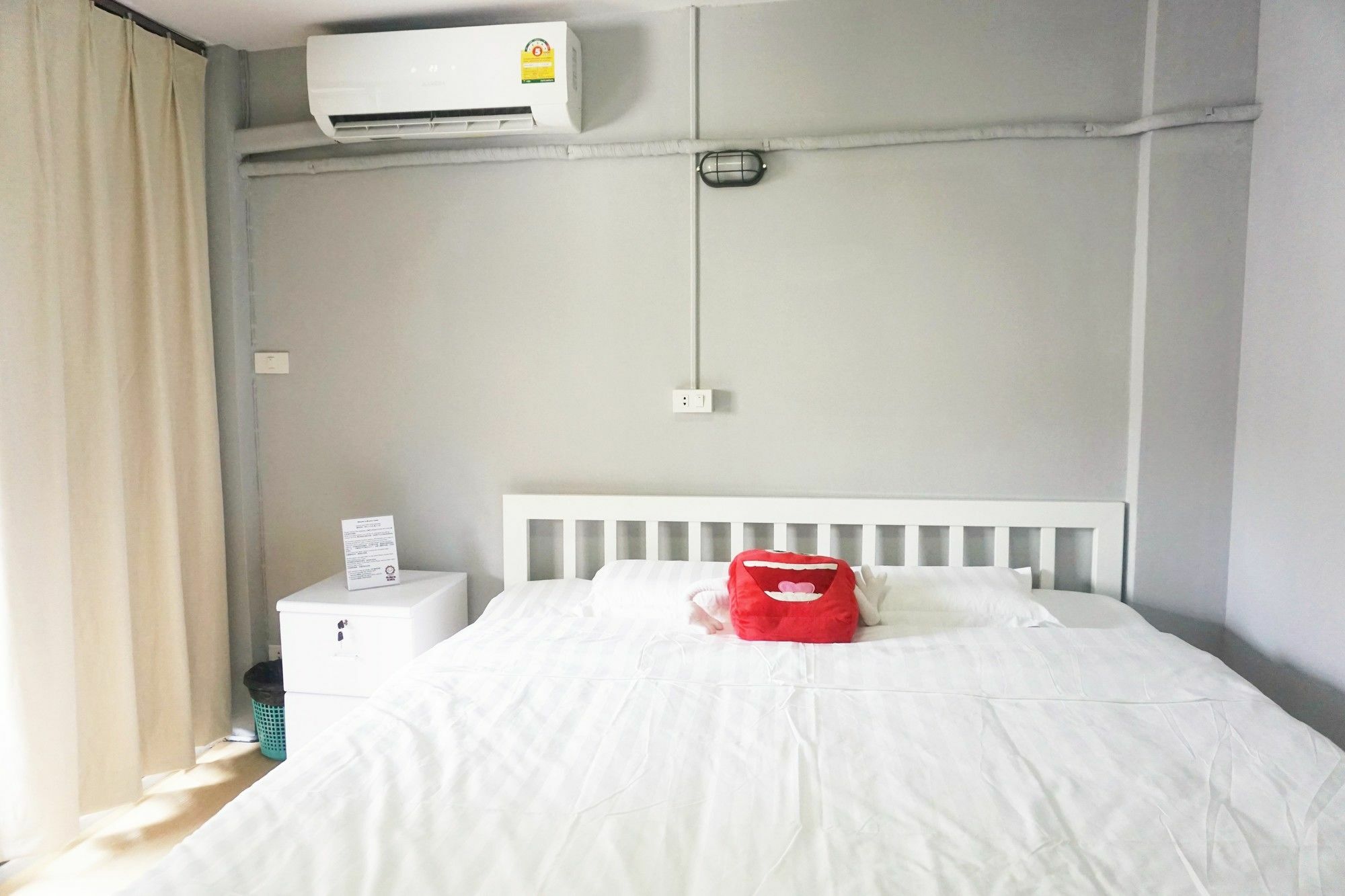 Moumou Hostel Bangkok Exterior photo